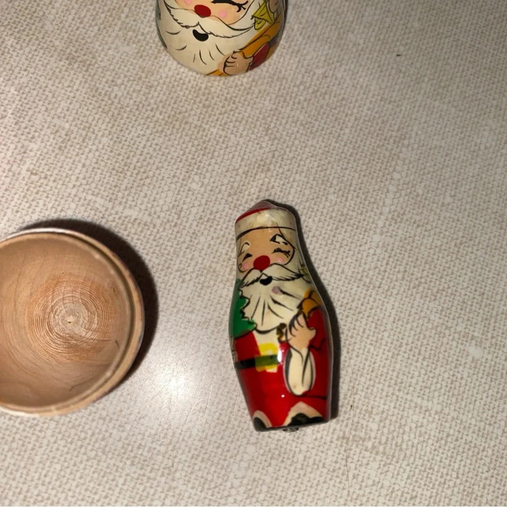 Vintage‎ Wooden 5 Pc Santa Claus Nesting Dolls Painted Christmas